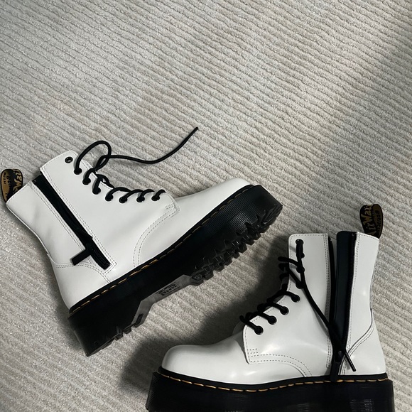 Doc Martens platform boot - Picture 3 of 4